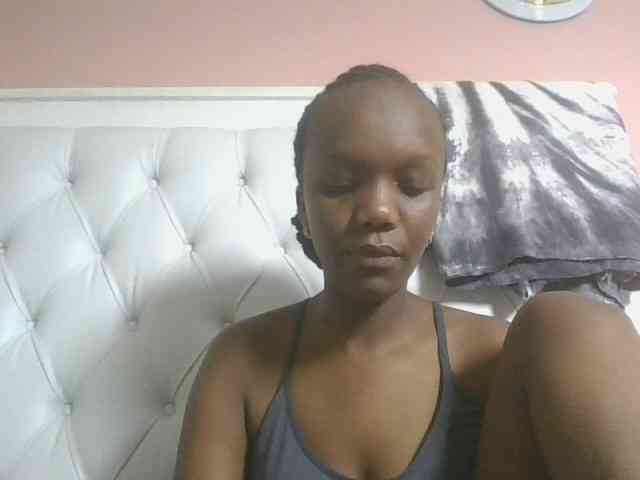 Naughtypetite1 webcam
