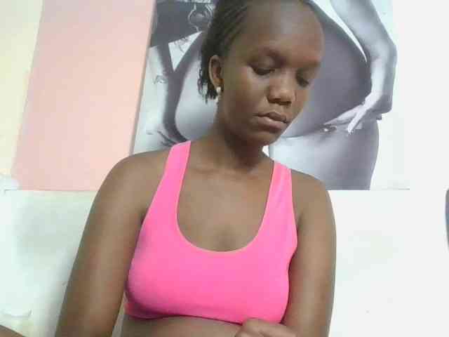 Naughtypetite1 webcam