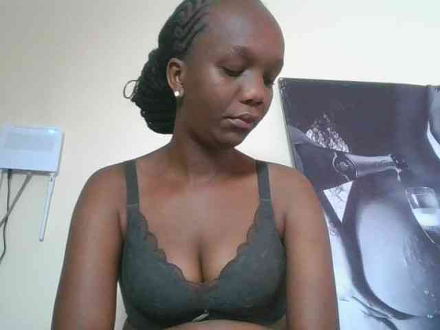 Naughtypetite1 webcam