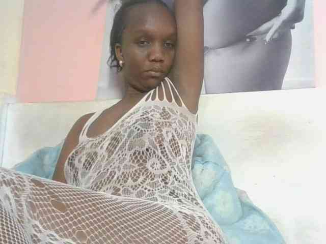 Naughtypetite1 webcam