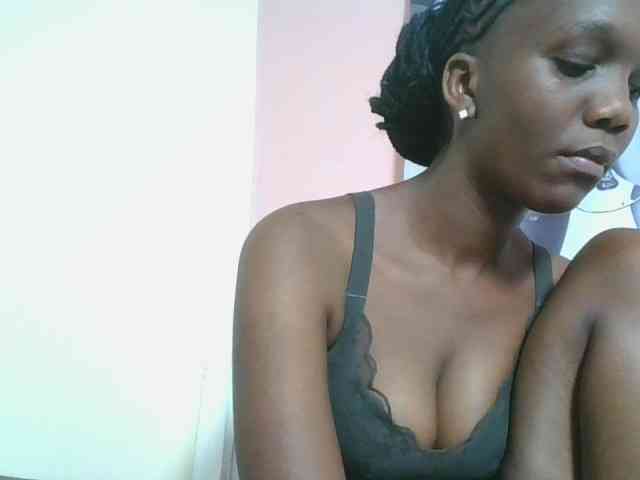 Naughtypetite1 webcam