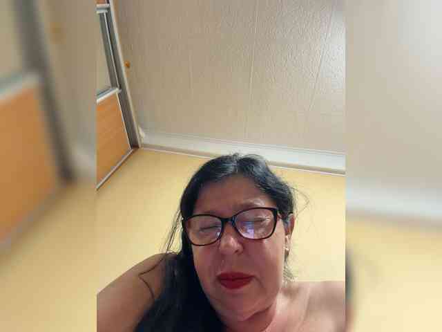 Markuza19 live female cam on bongacams
