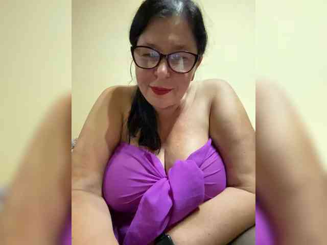 Markuza19 live female cam on bongacams