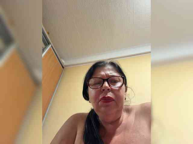 Markuza19 live female cam on bongacams