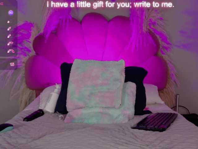 Melody--09 live cam on BongaCams