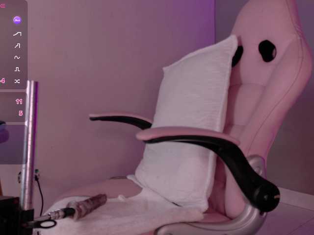 Melody--09 live cam on BongaCams