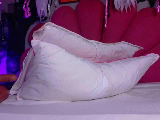 Melody--09, en vivo ahora en BongaCams