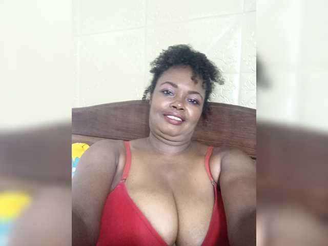 Cecellia live cam on BongaCams