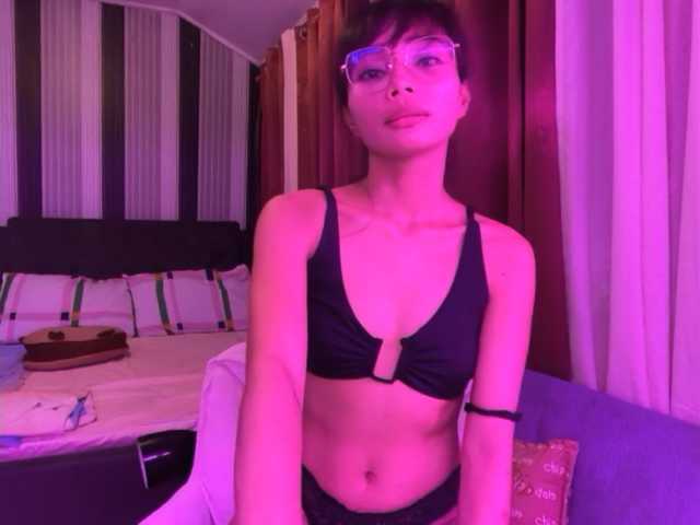lillove4u live cam on BongaCams