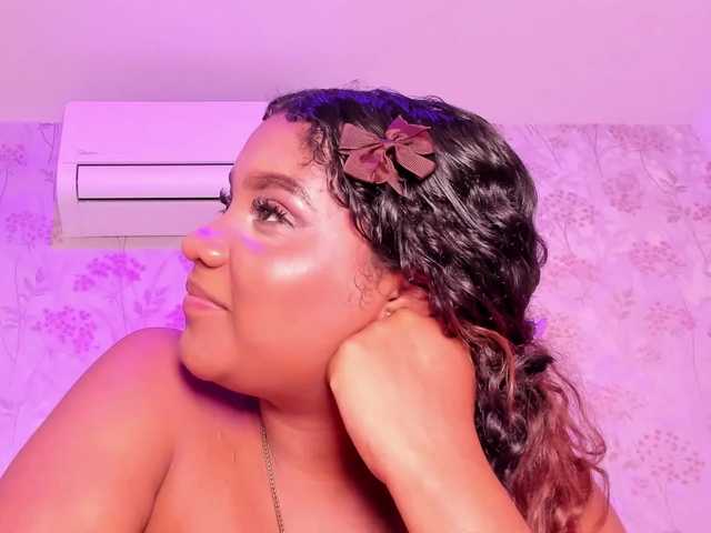 AshleyyScott live cam on BongaCams