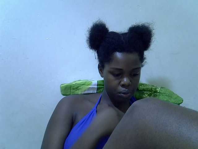 pretty-kimmy, en directo ahora en BongaCams