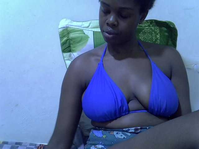 pretty-kimmy live cam on BongaCams