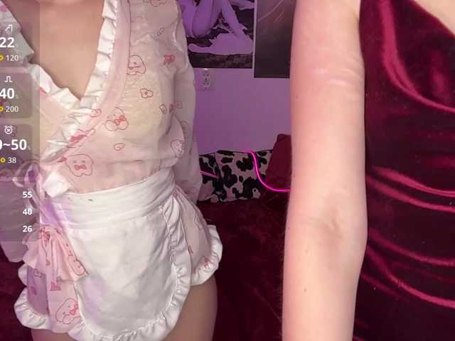Lana-and-Jana webcam