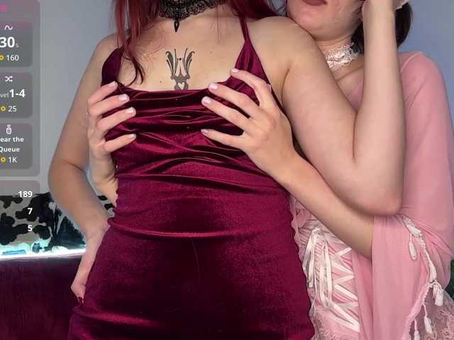 Lana-and-Jana live cam preview