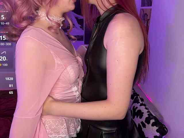 Lana-and-Jana webcam