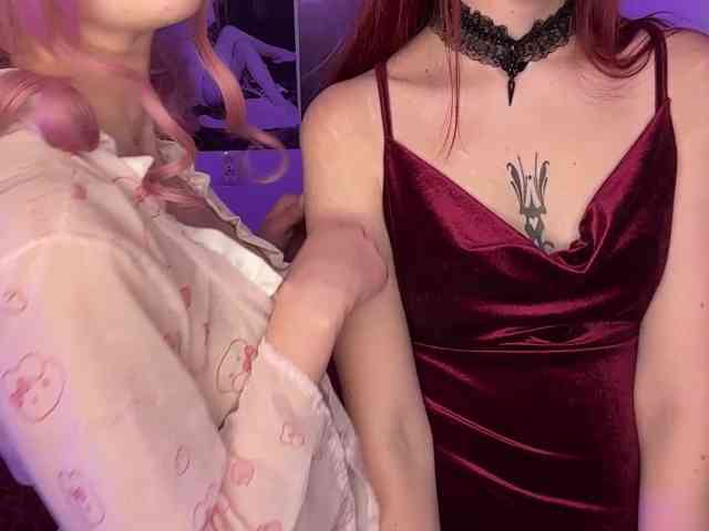 Lana-and-Jana webcam