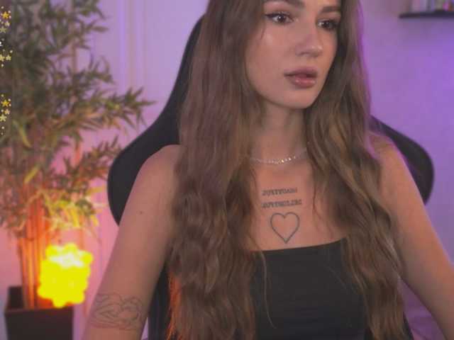 blue-beryyy live cam on BongaCams