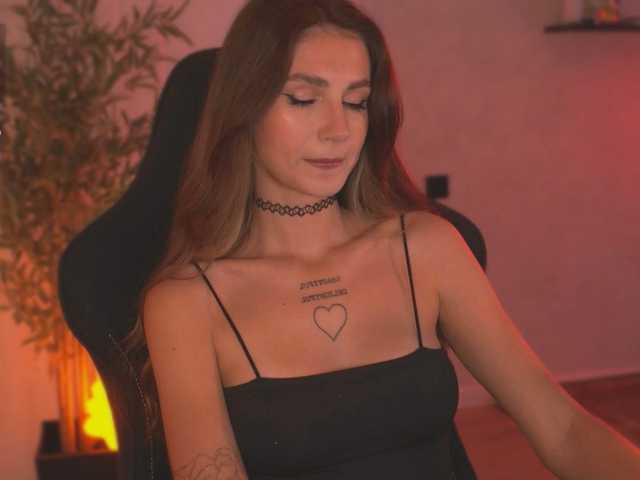 blue-beryyy live cam on BongaCams