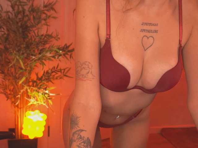 blue-beryyy, en vivo ahora en BongaCams