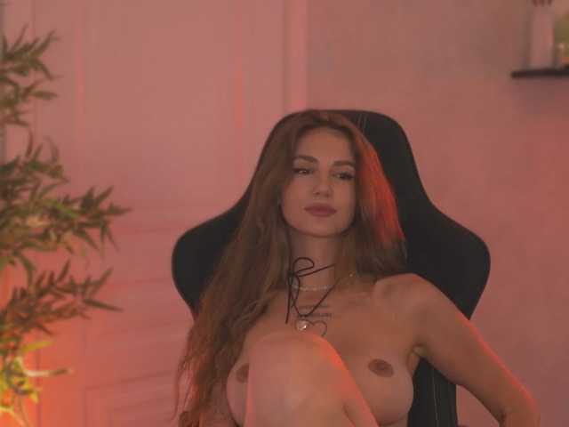 blue-beryyy live cam on BongaCams