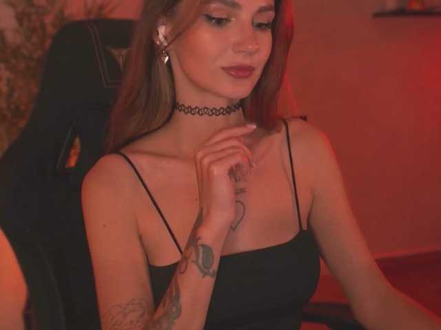 blue-beryyy live cam on BongaCams