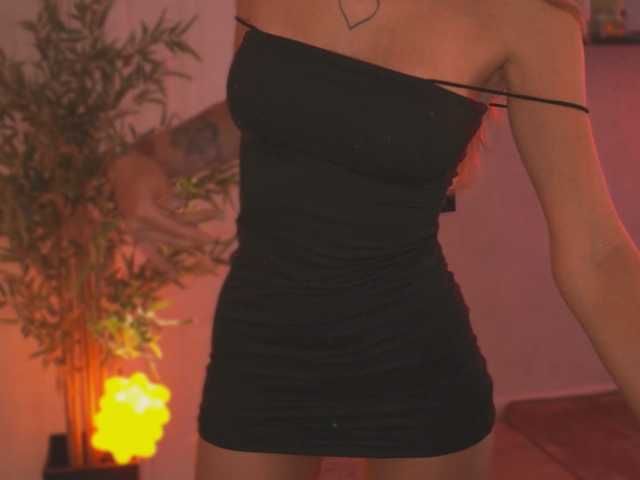 blue-beryyy live cam on BongaCams
