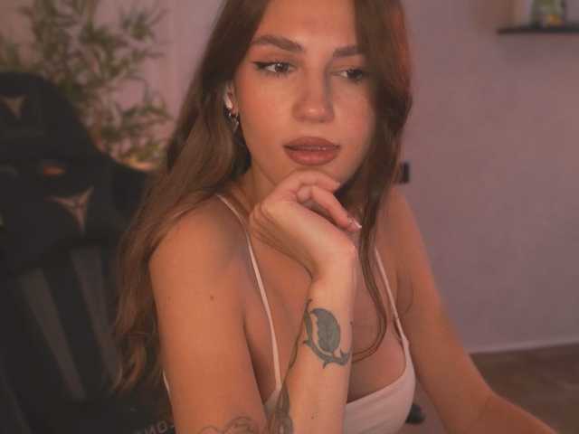 blue-beryyy live cam on BongaCams