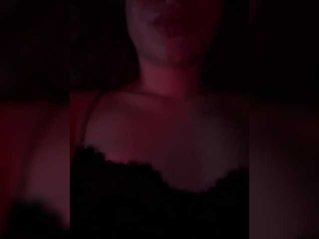 EmilyWallace live cam on BongaCams