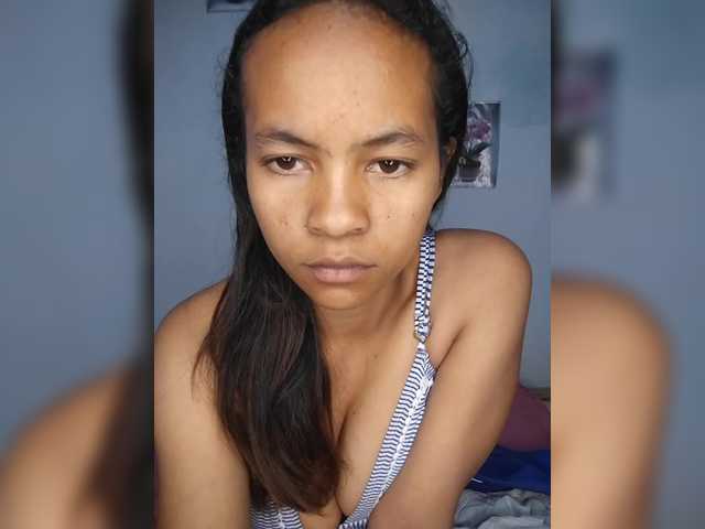 Sarah-71 live cam on BongaCams