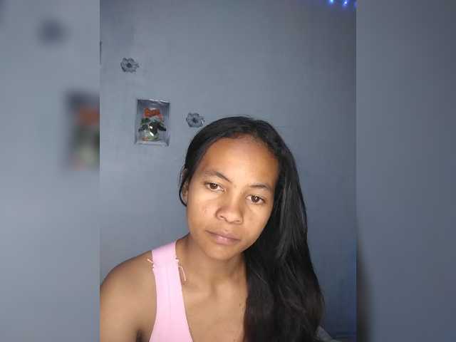 Sarah-71 live cam on BongaCams
