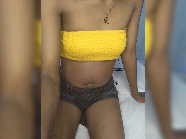 Sarah-71 live cam on BongaCams