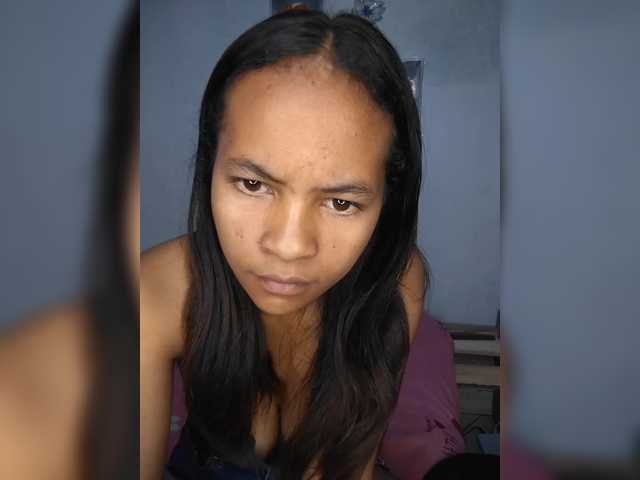 Sarah-71 live cam on BongaCams