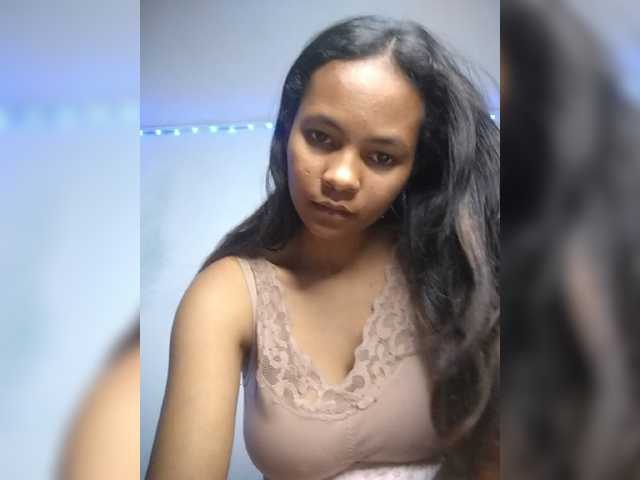 Sarah-71 live cam on BongaCams