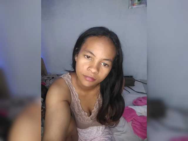 Sarah-71 live cam on BongaCams