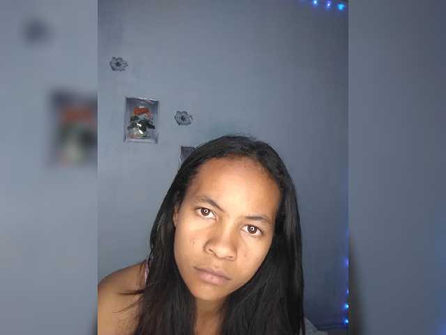 Sarah-71 live cam on BongaCams