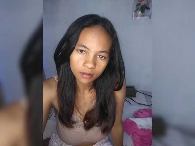Sarah-71 live cam on BongaCams