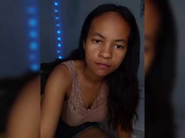 Sarah-71 live cam on BongaCams