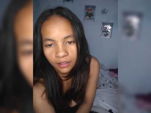 Sarah-71 live cam on BongaCams