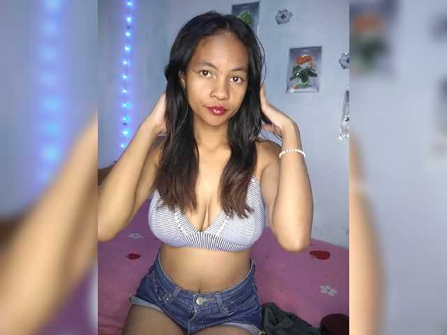 Sarah-71 live cam on BongaCams