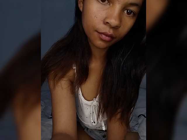 Sarah-71 live cam on BongaCams