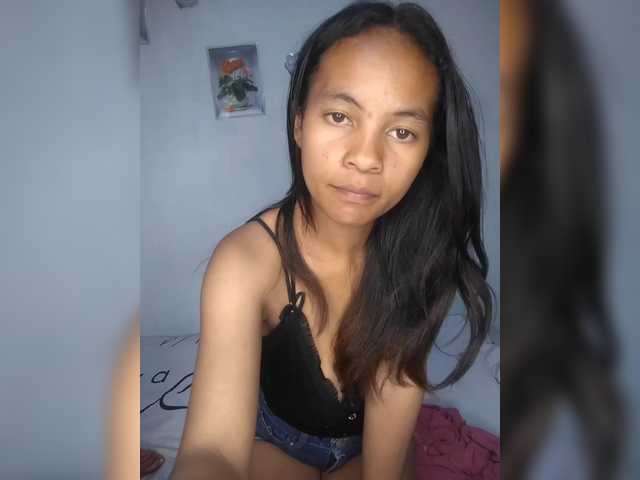Sarah-71 live cam on BongaCams