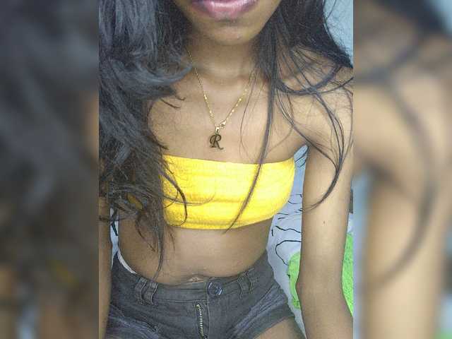 Sarah-71 live cam on BongaCams