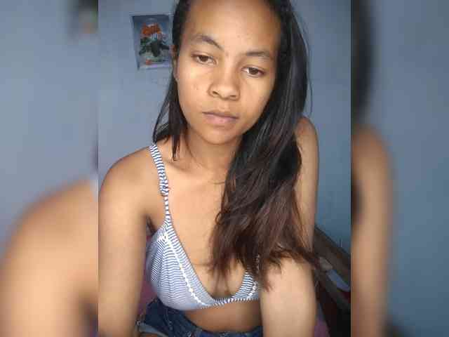 Sarah-71 webcam