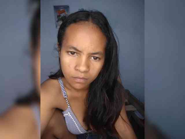 Sarah-71 webcam
