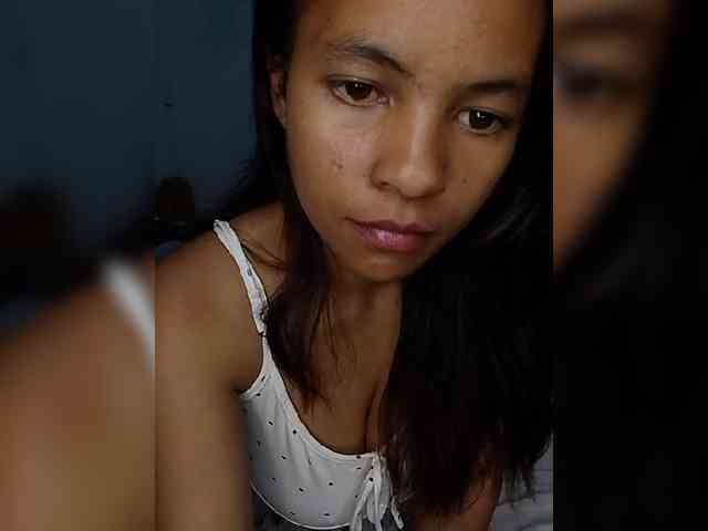 Model: Sarah-71