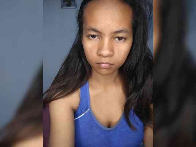 Sarah-71 webcam
