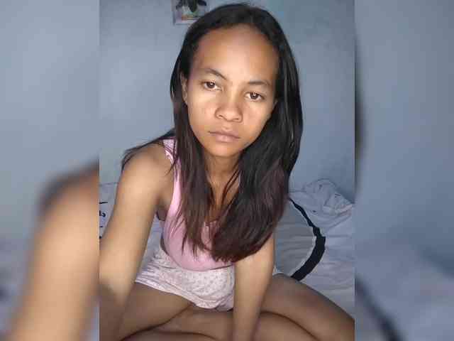 Sarah-71 webcam