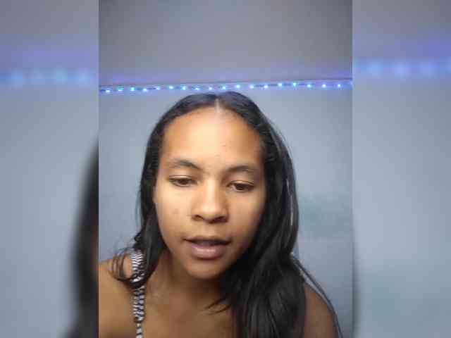 Sarah-71 webcam