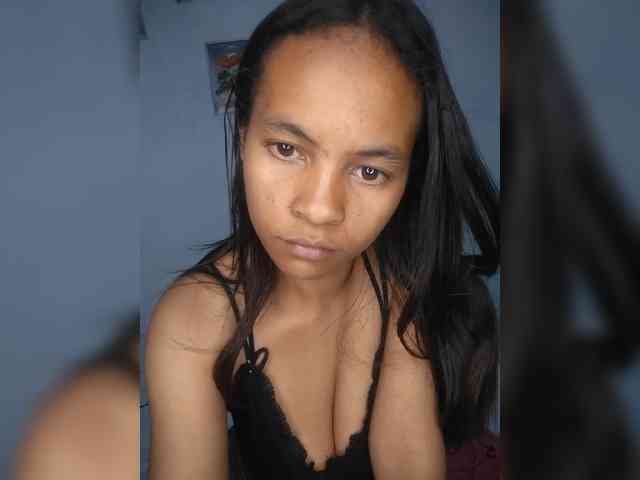 Sarah-71 webcam