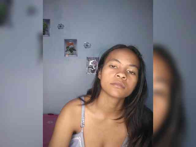 Sarah-71 webcam